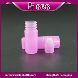 3 ml esensial kosong di botol, minyak bibir di botol